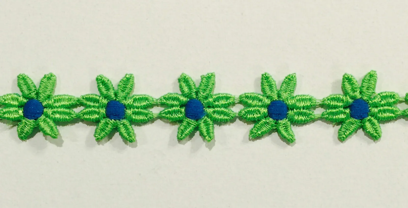 7/8" Venice Lace Daisy Trim - 9 Continuous Yards - Many Colors Available!